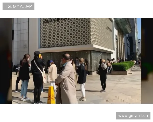 施洋训练完直接去奢侈品店刷脸提包，这日子谁顶得住啊